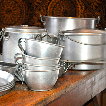 Сдавайте алюминиевые посуда, декор, ручки и прочие алюминиевые изделия;