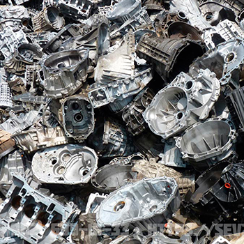 Сломанные алюминиевые детали техники